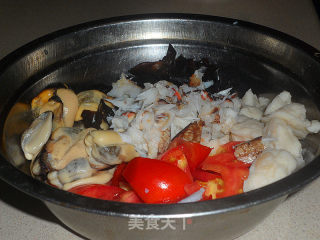 五彩海鲜沙拉的做法步骤：2