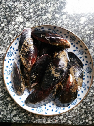 小策海鲜今日菜谱：芝士青口贝 壳菜 贻贝的做法步骤：1
