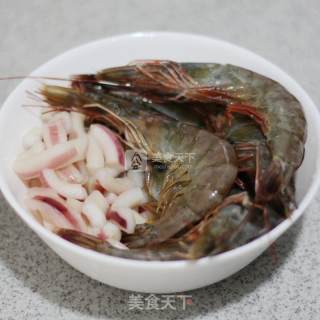 口感丰富的营养焗饭---大虾鲜蔬焗饭的做法步骤：1