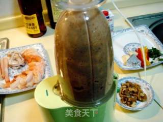 海鲜馄饨伴核桃蘑菇汁的做法步骤：4