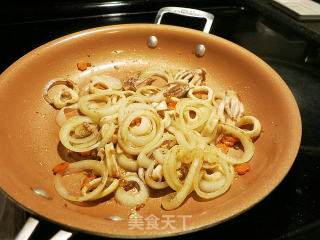 咖喱鱿鱼洋葱圈--海鲜的做法步骤：8