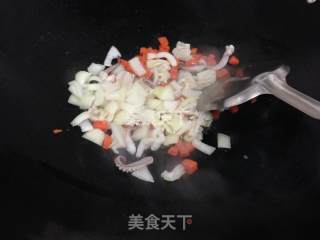 秋葵鱿鱼咖喱炒饭的做法步骤：3