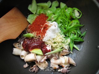 【夏日小凉菜】—韩式凉拌墨斗鱼的做法步骤：3