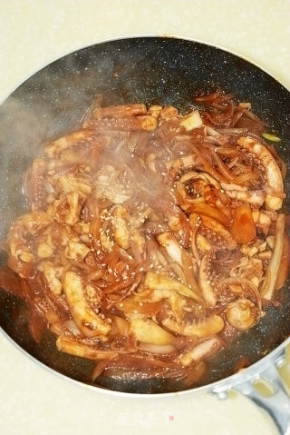 【韩式辣酱炒鱿鱼须】----简单传统的韩式海鲜菜的做法步骤：7