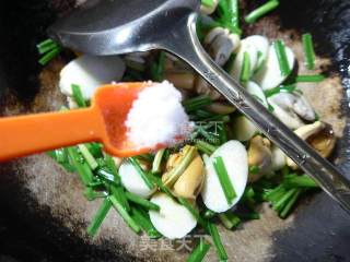 韭菜茭白炒淡菜的做法步骤：6