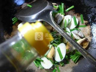 韭菜茭白炒淡菜的做法步骤：5