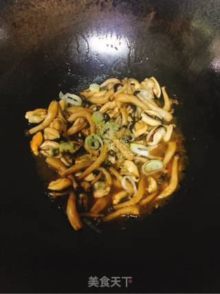 淡菜肉炒蘑菇的做法步骤：5