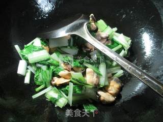 小白菜炒淡菜 的做法步骤：4