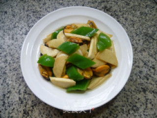 灯椒茭白炒淡菜的做法步骤：17