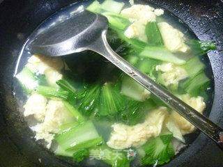 青菜淡菜鸡蛋汤的做法步骤：13