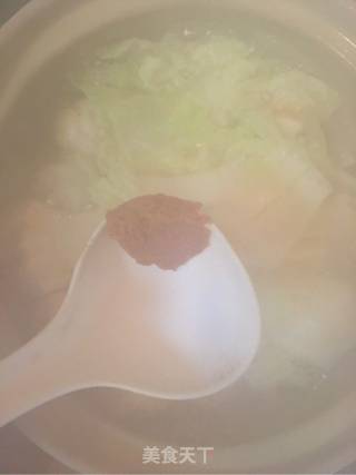 黄芽菜粉丝丸子汤的做法步骤：5