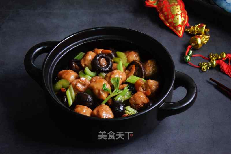 香菇虾米焖鱼丸的做法