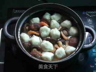 香菇虾米焖鱼丸的做法步骤：7