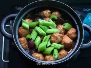 香菇虾米焖鱼丸的做法步骤：10