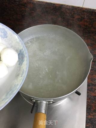 墨鱼丸煮龙须菜的做法步骤：3