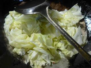 咖喱墨鱼丸圆白菜的做法步骤：3