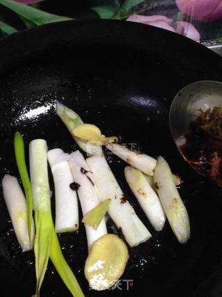 葱烧酱香鲤鱼块的做法步骤：8