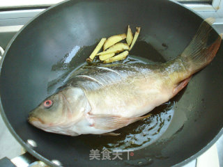 红烧鱼的做法步骤：2
