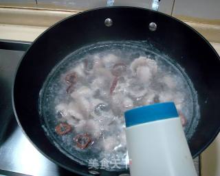 适合夏季食用的汤“山楂鲤鱼汤”的做法步骤：10
