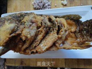 【鲁菜】糖醋鲤鱼的做法步骤：12