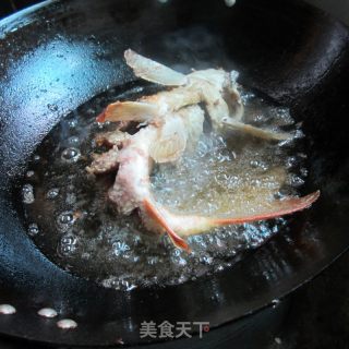 木耳芹菜丝烧全鱼的做法步骤：4