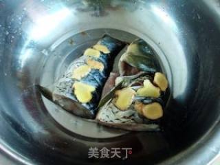 苤菜根烧鱼的做法步骤：2