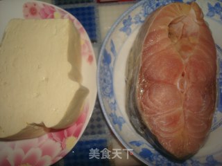 蒜香豆腐鲤鱼的做法步骤：1