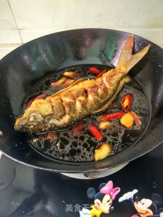 木耳烧鱼的做法步骤：10