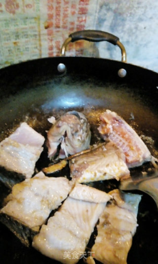 豆腐粉条大鱼汤的做法步骤：4