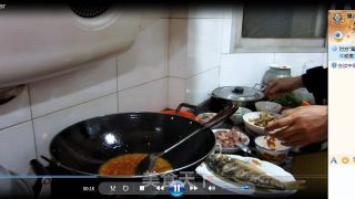 川菜-香葱鲤鱼的做法步骤：2