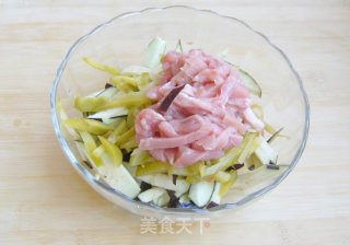 秋茄炝锅鱼的做法步骤：2