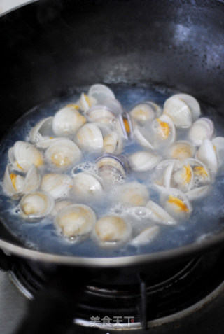 蛤蜊香菇鱼丸汤——鲜美之极的做法步骤：7