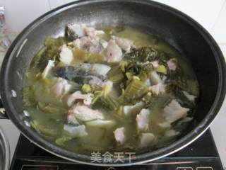 激起味蕾的酸辣开胃菜——泡椒酸菜鱼的做法步骤：5