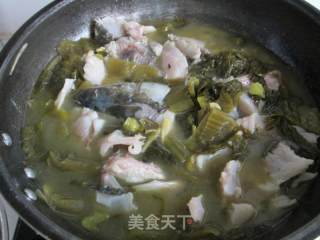 激起味蕾的酸辣开胃菜——泡椒酸菜鱼的做法步骤：6