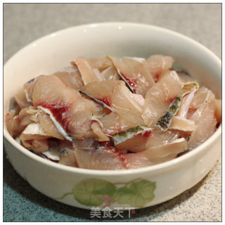 人人都爱的开胃菜菜-----麻辣口水鱼的做法步骤：1