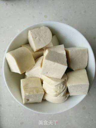 酱烧豆腐鱼块的做法步骤：2