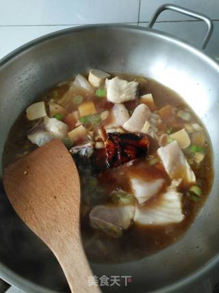 酱烧豆腐鱼块的做法步骤：7