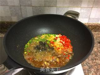 泡椒豆豉干烧鱼的做法步骤：8