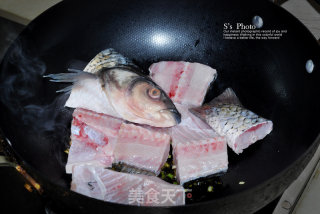 浓油赤酱-红烧鱼的做法步骤：2