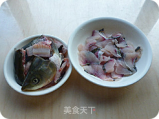 泡椒酸菜鱼的做法步骤：2