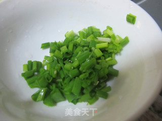 铁锅不粘的秘诀：铁锅煎烧豆腐鱼的做法步骤：6