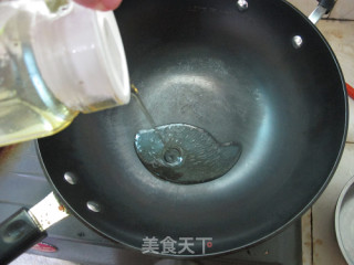 铁锅不粘的秘诀：铁锅煎烧豆腐鱼的做法步骤：10