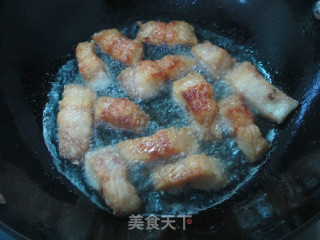 铁锅不粘的秘诀：铁锅煎烧豆腐鱼的做法步骤：14