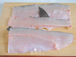 【酸汤鱼片火锅】-- 附片鱼详细过程的做法步骤：4