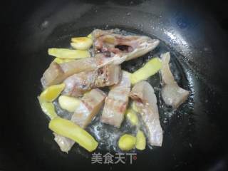 紫苏豆腐煮鱼的做法步骤：3