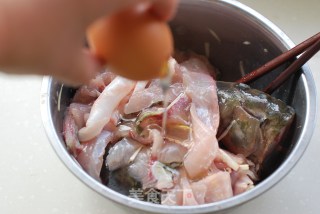 我家妈妈爱吃的【私家炝锅鱼】12图解蝴蝶鱼片的片法的做法步骤：12