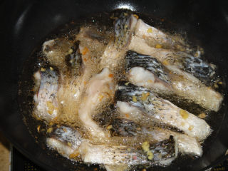 麻辣熏鱼——菜鸟亦可成大厨的做法步骤：5