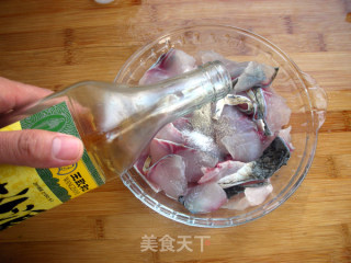 榨菜鱼片的做法步骤：2