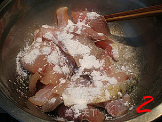 【创意新派菜】----香辣盐菜鱼的做法步骤：2