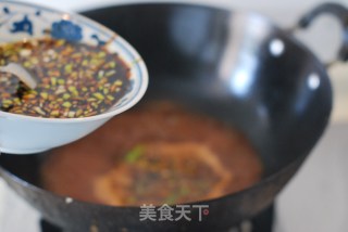 在家自制“鱼肉外酥里嫩、汤汁咸鲜适口”的江南风味【爆鱼面】的做法步骤：13